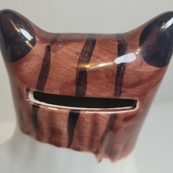 Vintage Hand Painted Ceramic Tabby Cat Bank - Picture 8 of 14